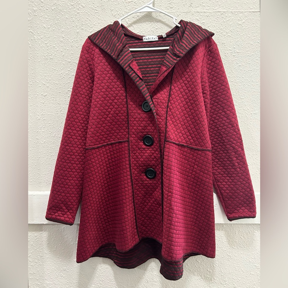 Habitat Red Quilted Button Front Hooded Light Coat Size Small